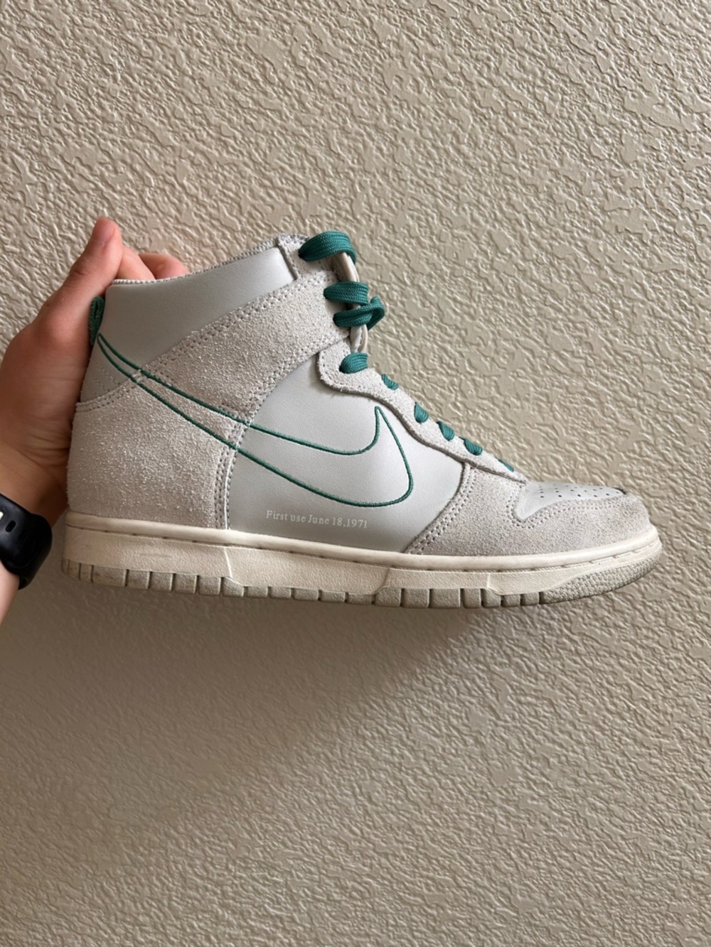 Nike High-Top Sneaker in Off-White with Teal Accents